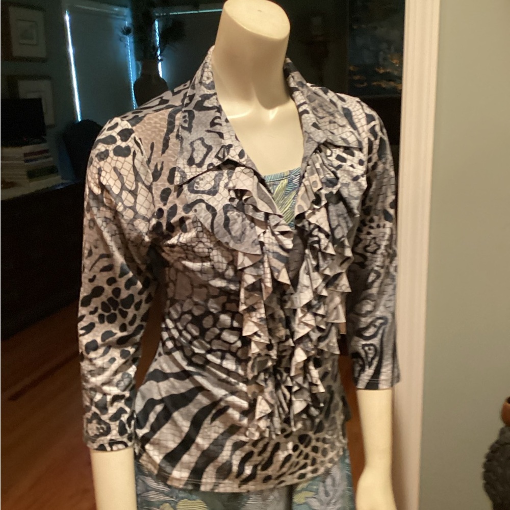 Laura Max Animal Print Ruffle Blouse - Picture 11 of 14